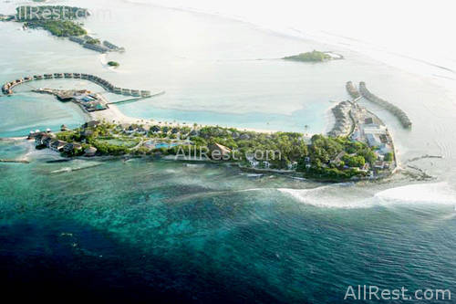 Dhonveli Beach & Spa 